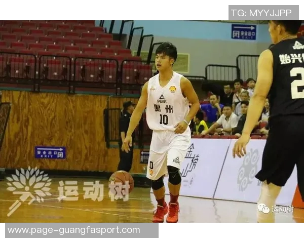 别克马感受球迷热情全力追平比分展现团队拼搏精神